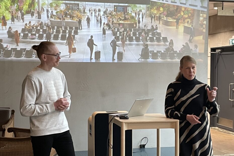 Kuvassa Päivi Penttilä ja Teemu Ruohonen esittelevät Digi+Hiieltön 2.0 hanketta