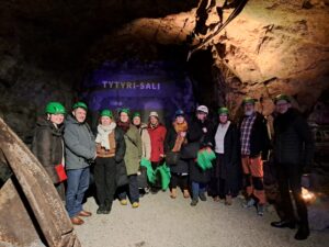 tulevaisuusvalmennusryhmä Tytyrin Elämyskaivoksessa, ryhmäkuva