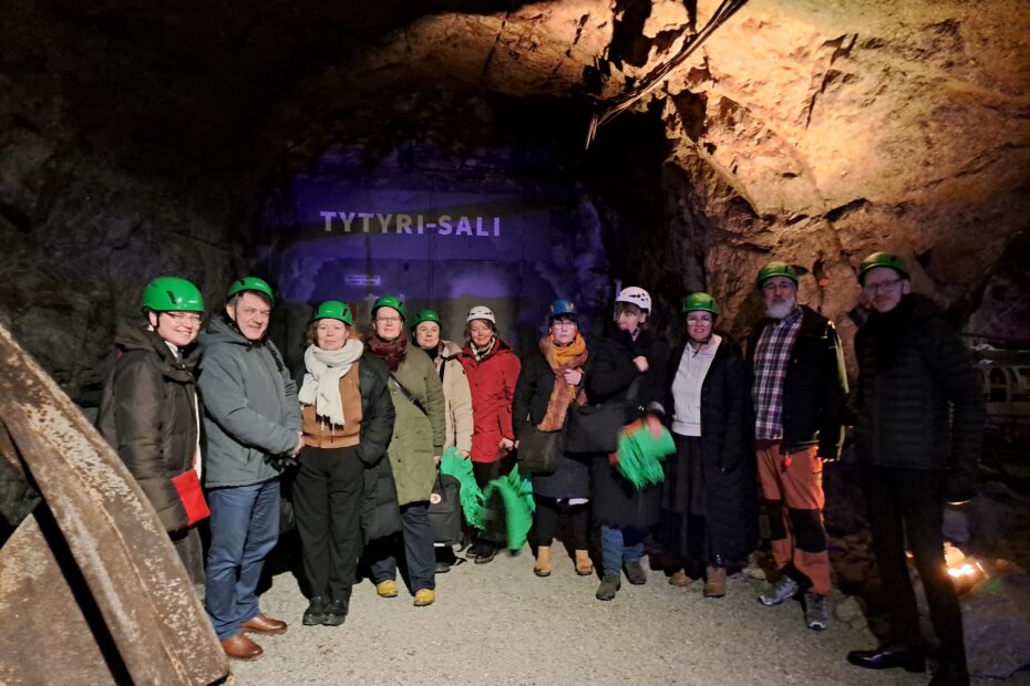 tulevaisuusvalmennusryhmä Tytyrin Elämyskaivoksessa, ryhmäkuva